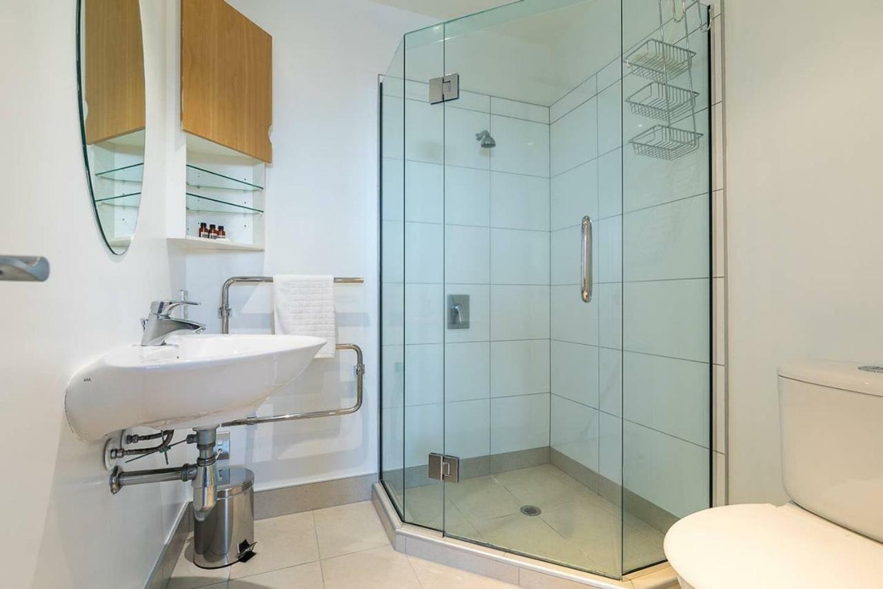 One Bedroom Apartment - Pool, Gym & Tennis Courts! Auckland Esterno foto