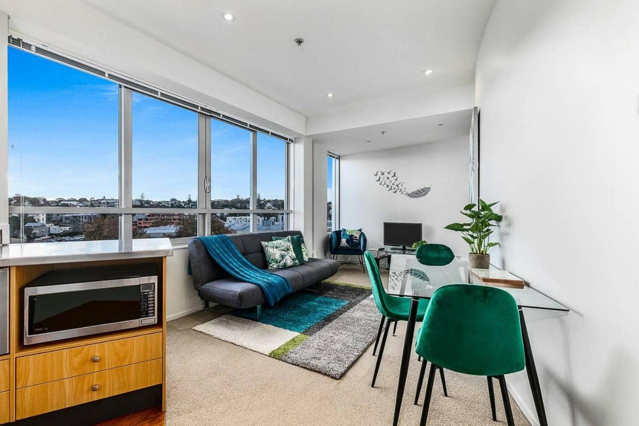 One Bedroom Apartment - Pool, Gym & Tennis Courts! Auckland Esterno foto