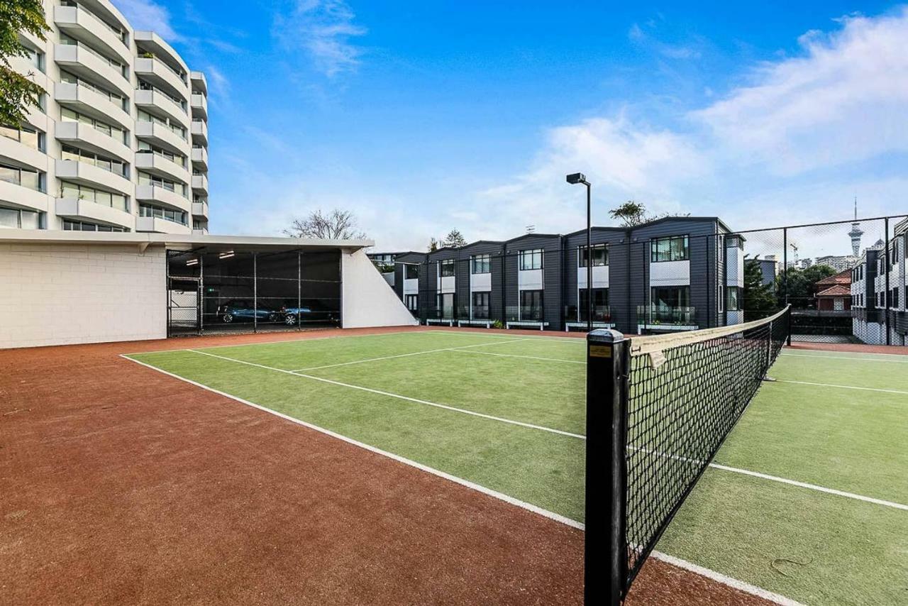 One Bedroom Apartment - Pool, Gym & Tennis Courts! Auckland Esterno foto